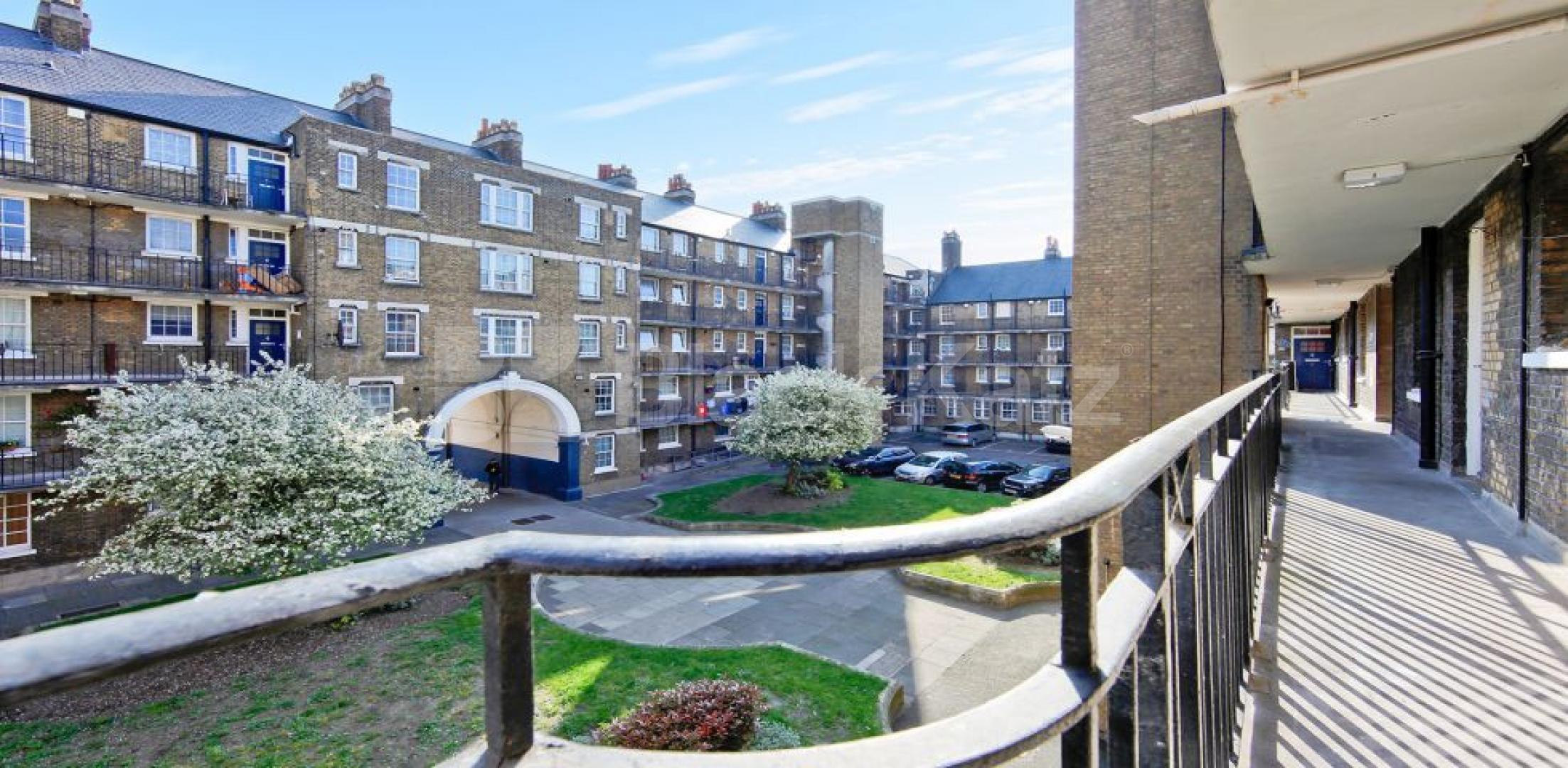 			LET , 2 Bedroom, 1 bath, 1 reception Apartment			 Pilton Place, Elephant and Castle